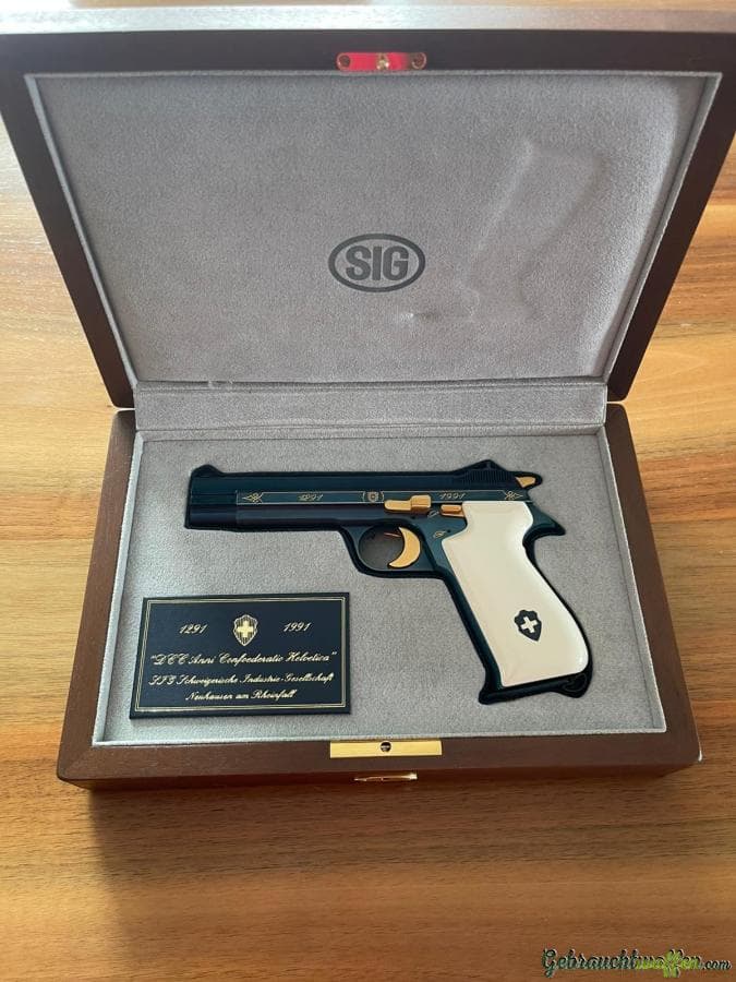 SIG-Sauer P210 9x19mm Parabellum/Luger/NATO