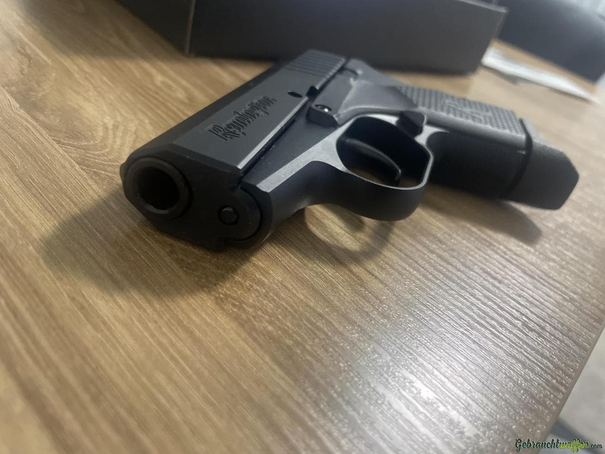 Remington RM380 .380 ACP /9x17mm Browning Short