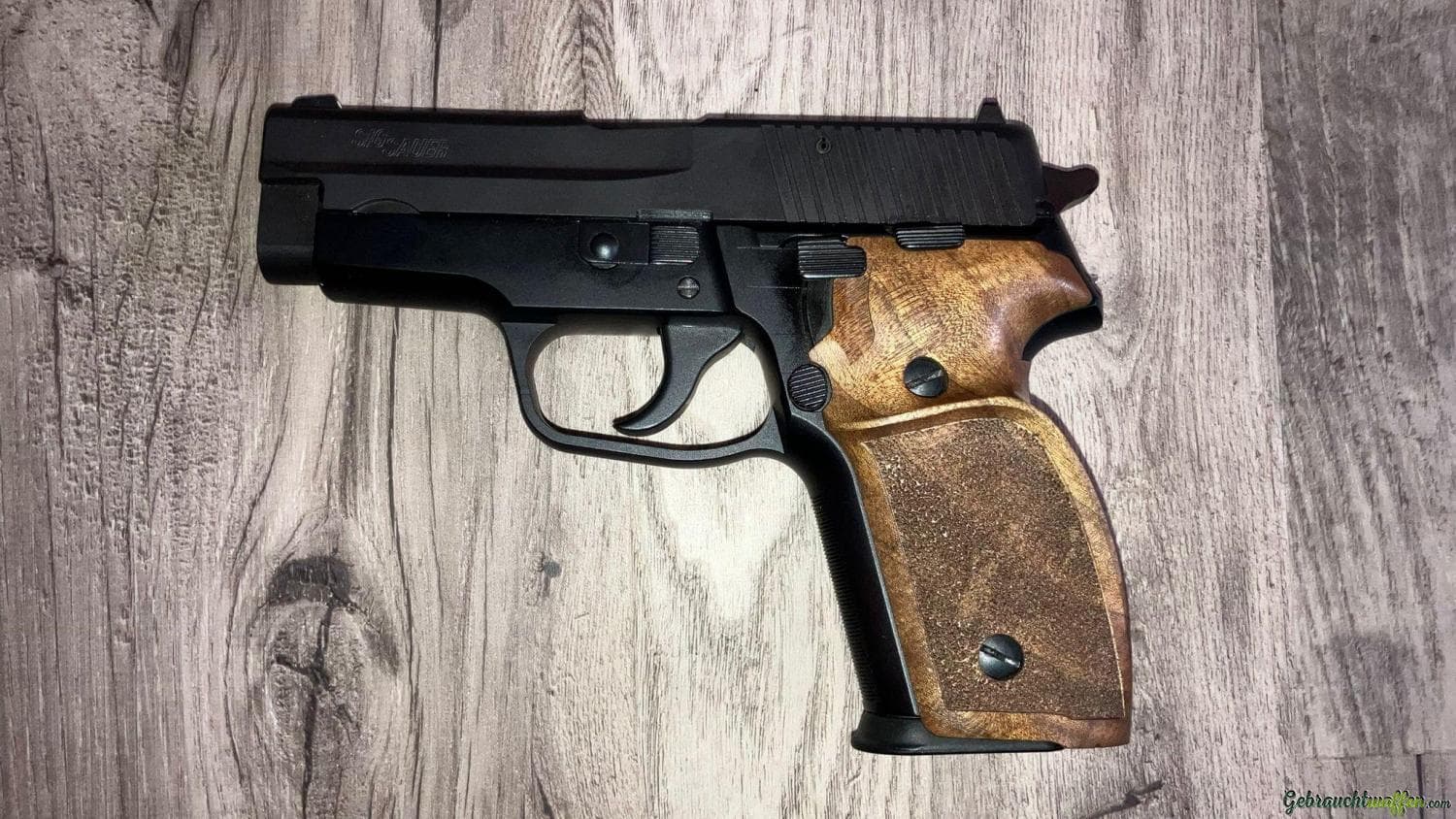 SIG-Sauer P228 9x19mm Parabellum/Luger/NATO