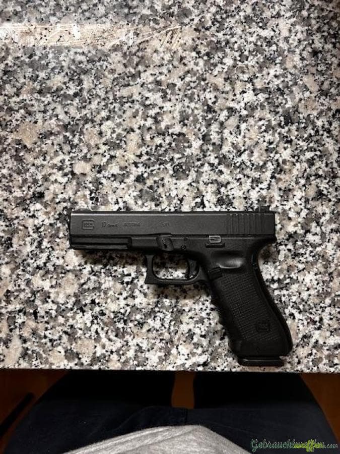 Glock 17 9x19mm Parabellum/Luger/NATO