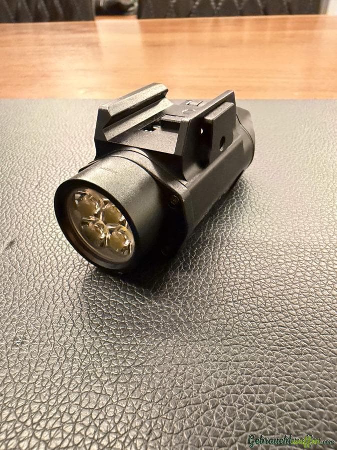 LED-Waffenlampe Nitecore NPL30 - 1200 Lumen