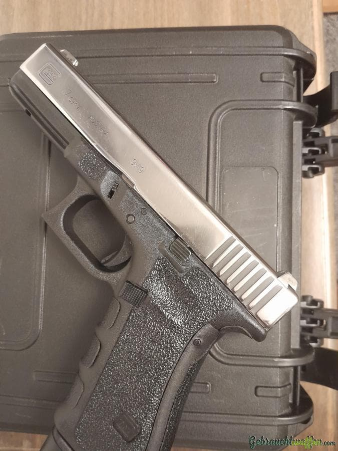 Glock Glock 17  9x19mm Parabellum/Luger/NATO