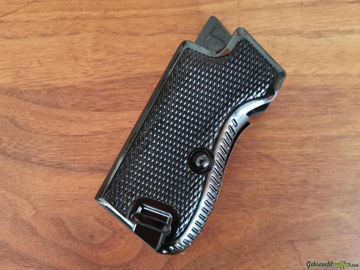 Neuwertige Original - Griffschalen SIG 210
