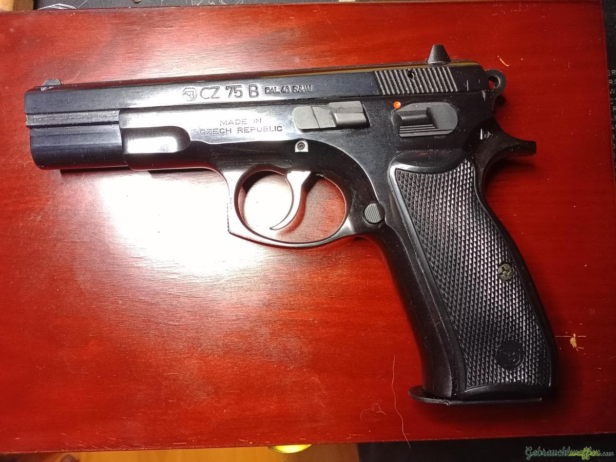 CZ | Ceska Zbrojovka cz75 .40 Smith & Wesson/Auto / 10 x 21 mm