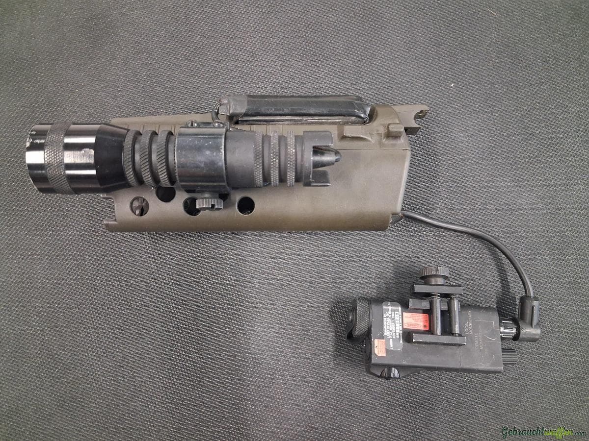 SIG SG552/553 Handschutz mit Laser, Lampe und Fernschalter von Laser Devices — Bild 2