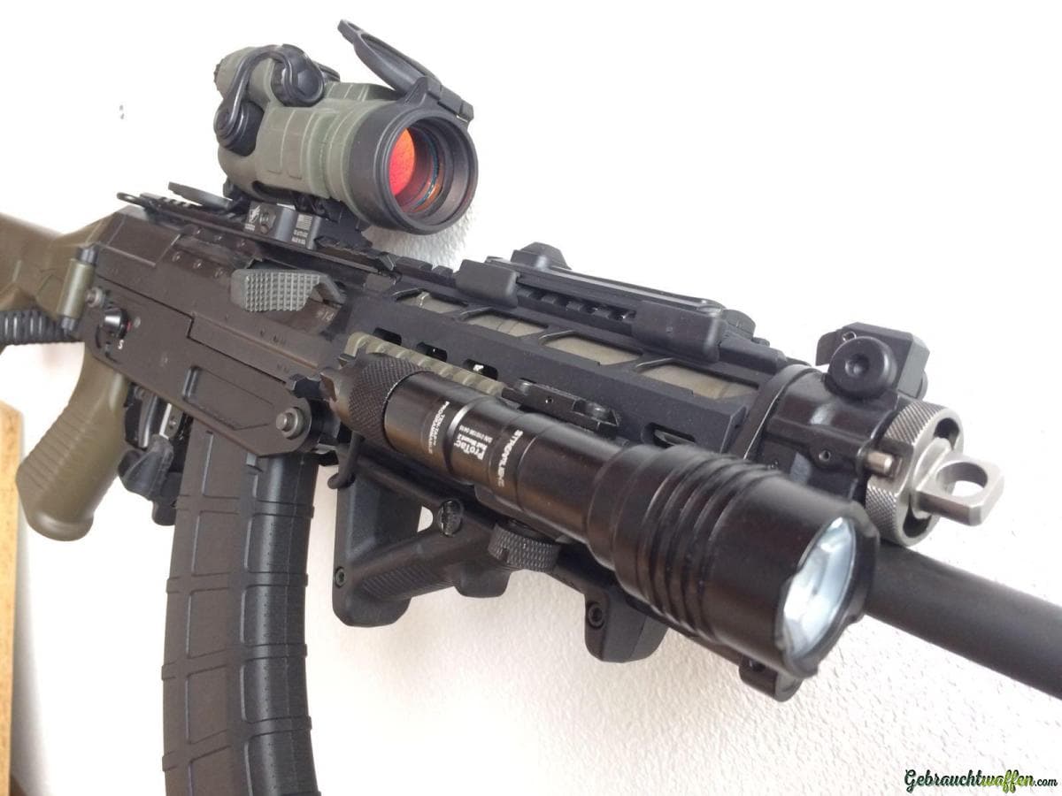 Ladehebel SIG 550 — Bild 3