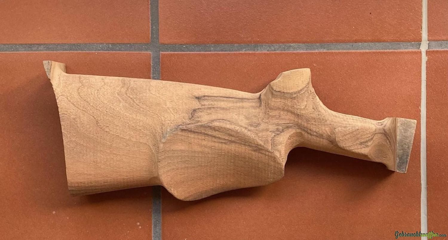 Gewehrschaft-Rohling aus Nussbaumholz