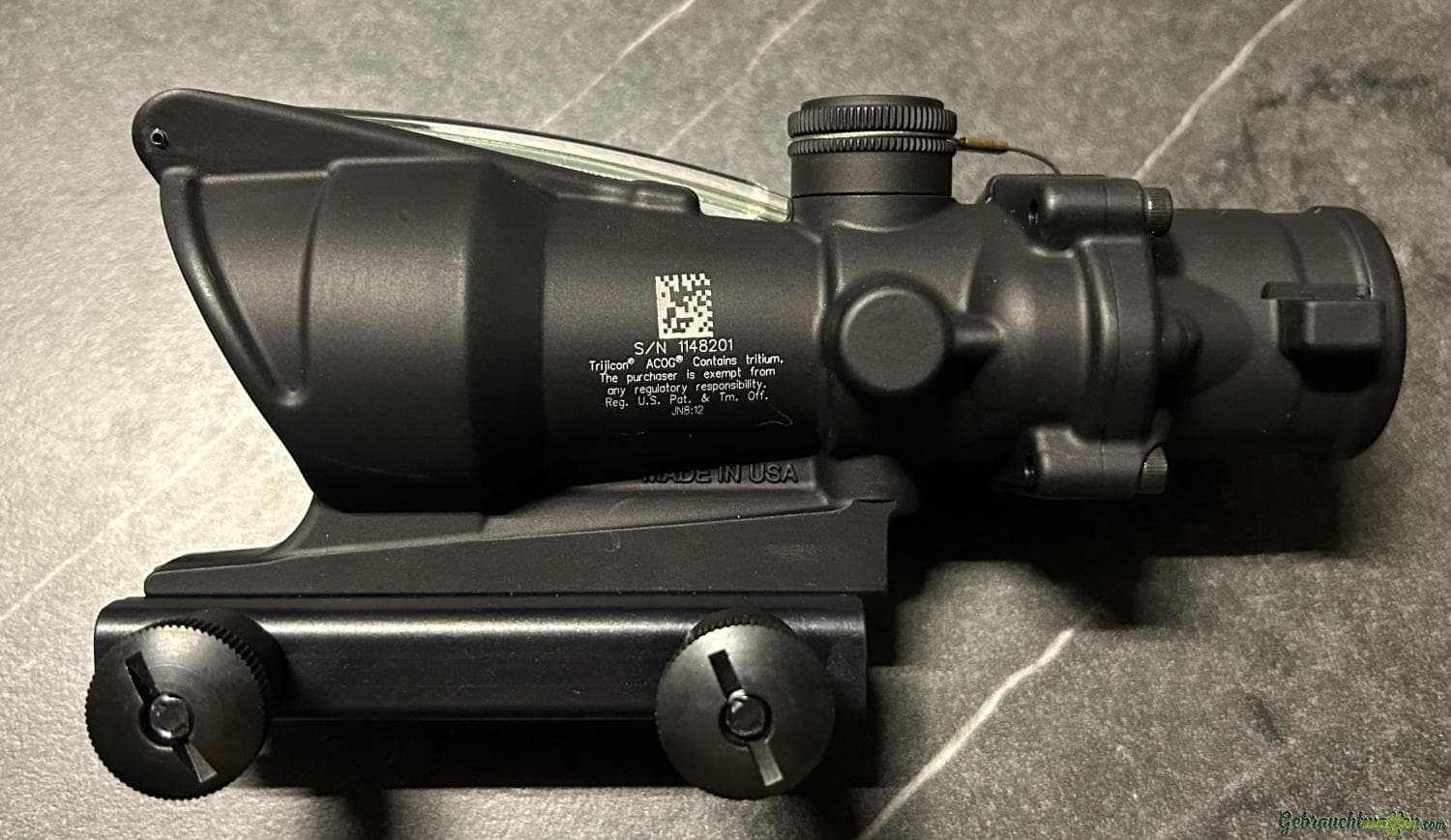 Trijicon ACOG 4x32 Grünes Chevron-Absehen — Bild 2