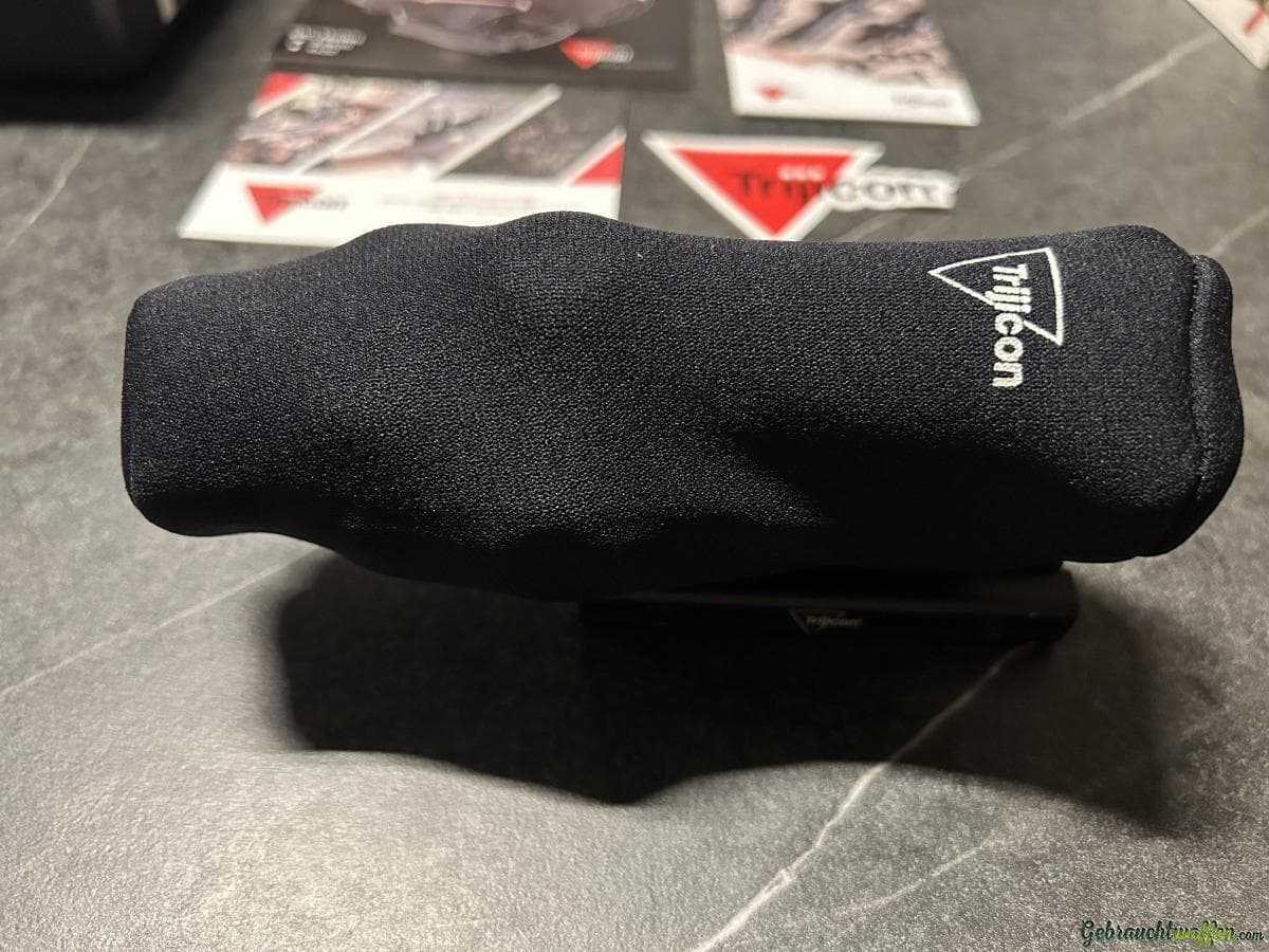 Trijicon ACOG 4x32 Grünes Chevron-Absehen — Bild 5