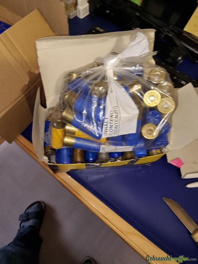 Div Munition laut Fotos — Bild 4