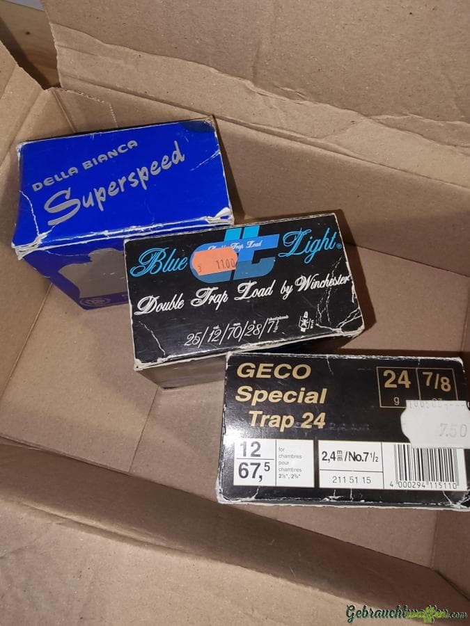 Div Munition laut Fotos — Bild 6