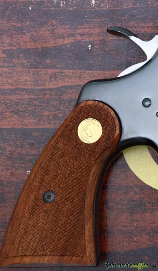 Suche originale Holz Griffschalen für einen Colt Python Revolver mit 2,5-Zoll-Lauf. — Bild 2