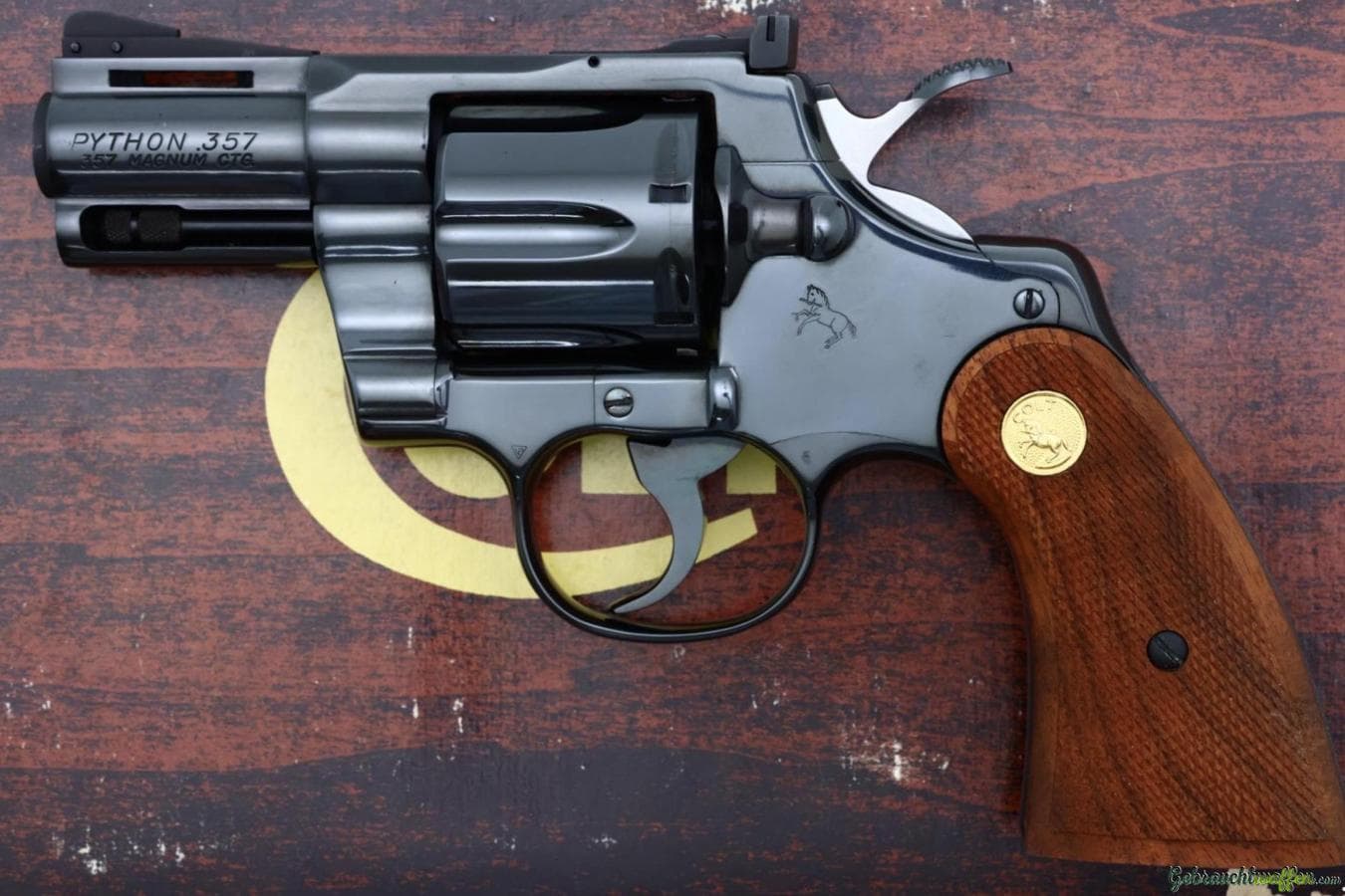 Suche originale Holz Griffschalen für einen Colt Python Revolver mit 2,5-Zoll-Lauf. — Bild 3