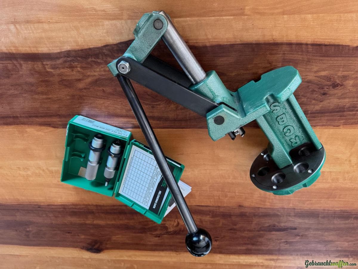 280328 RCBS LADEPRESSE INIL. MATRITZENSATZ .300 WIN MAG ALLES MUSS RAUSS — Bild 2