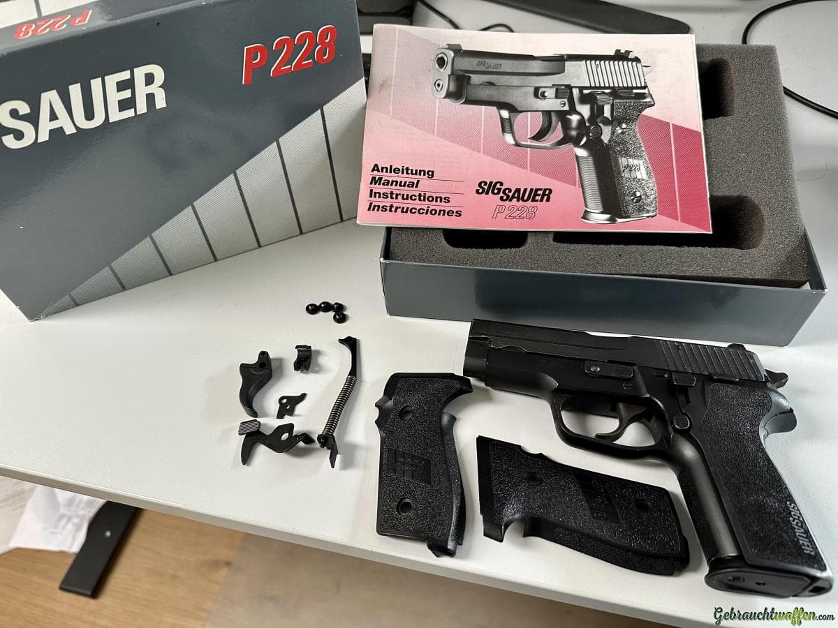 SIG-Sauer P228 9x19mm Parabellum/Luger/NATO