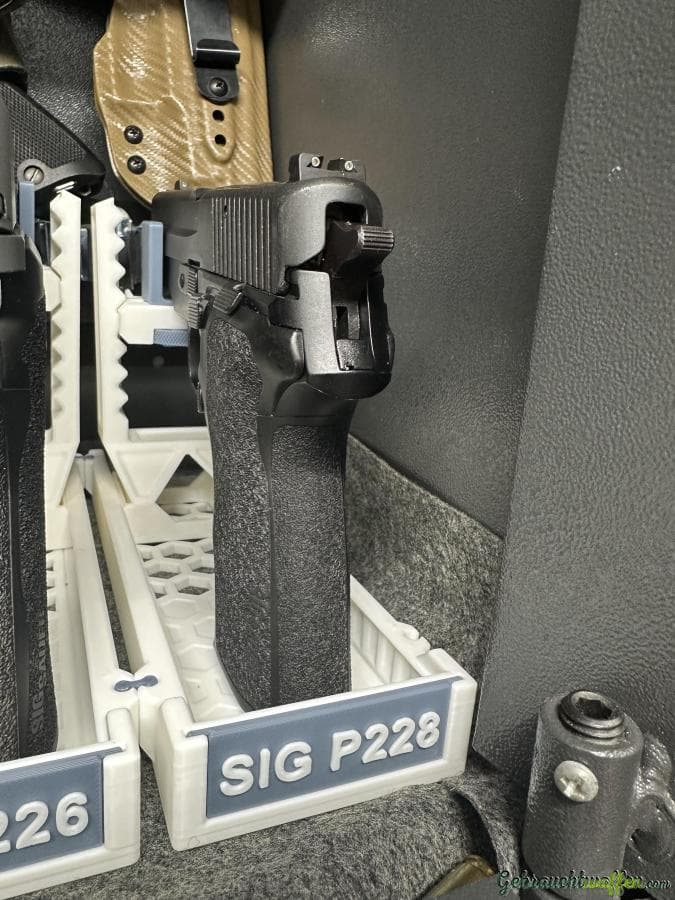 SIG-Sauer P228 9x19mm Parabellum/Luger/NATO — Bild 6