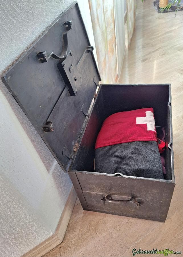 Alte Truhe — Bild 4