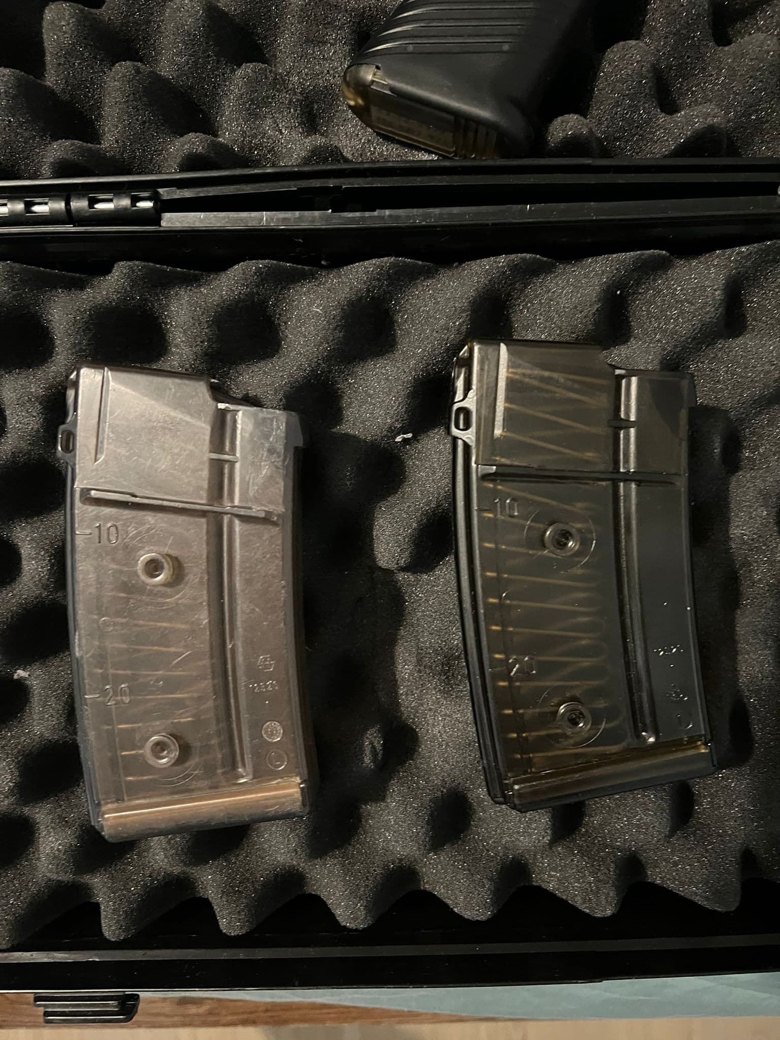 SIG PE90 (version civile du SG550) en calibre GP90 — Bild 3