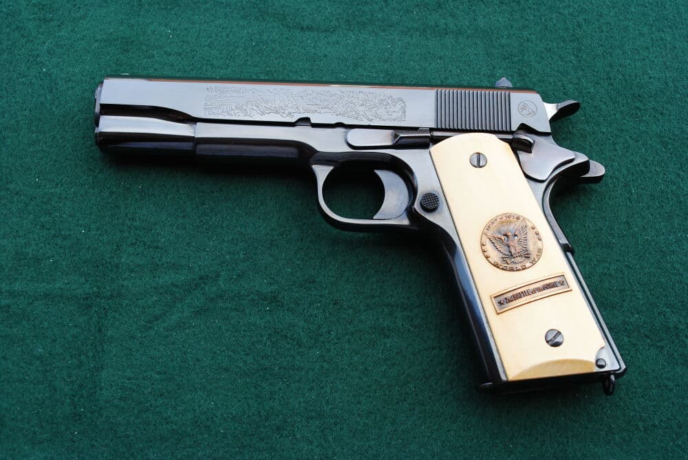 Colt 1911 Gedenkpistole — Bild 3
